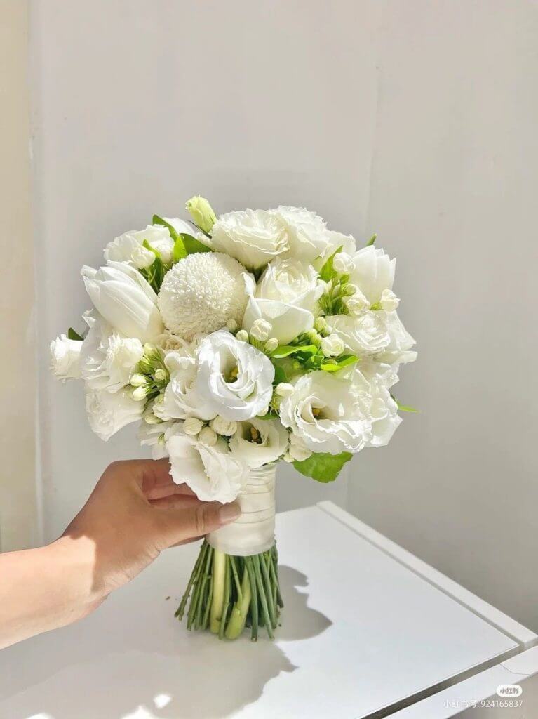 Lẵng hoa cưới trắng tinh khôi