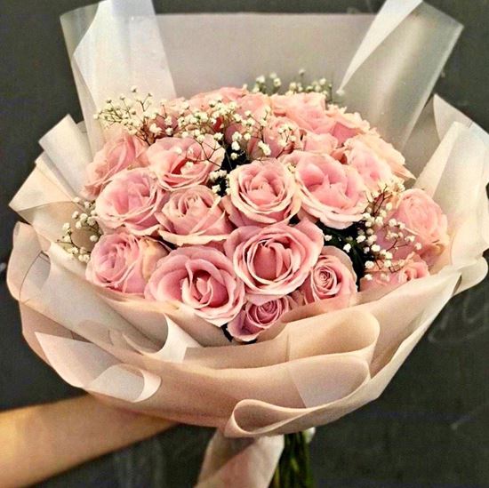 Bó hoa hồng phấn nhẹ nhàng