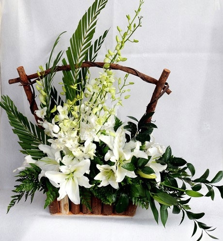 Lẵng hoa ly trắng